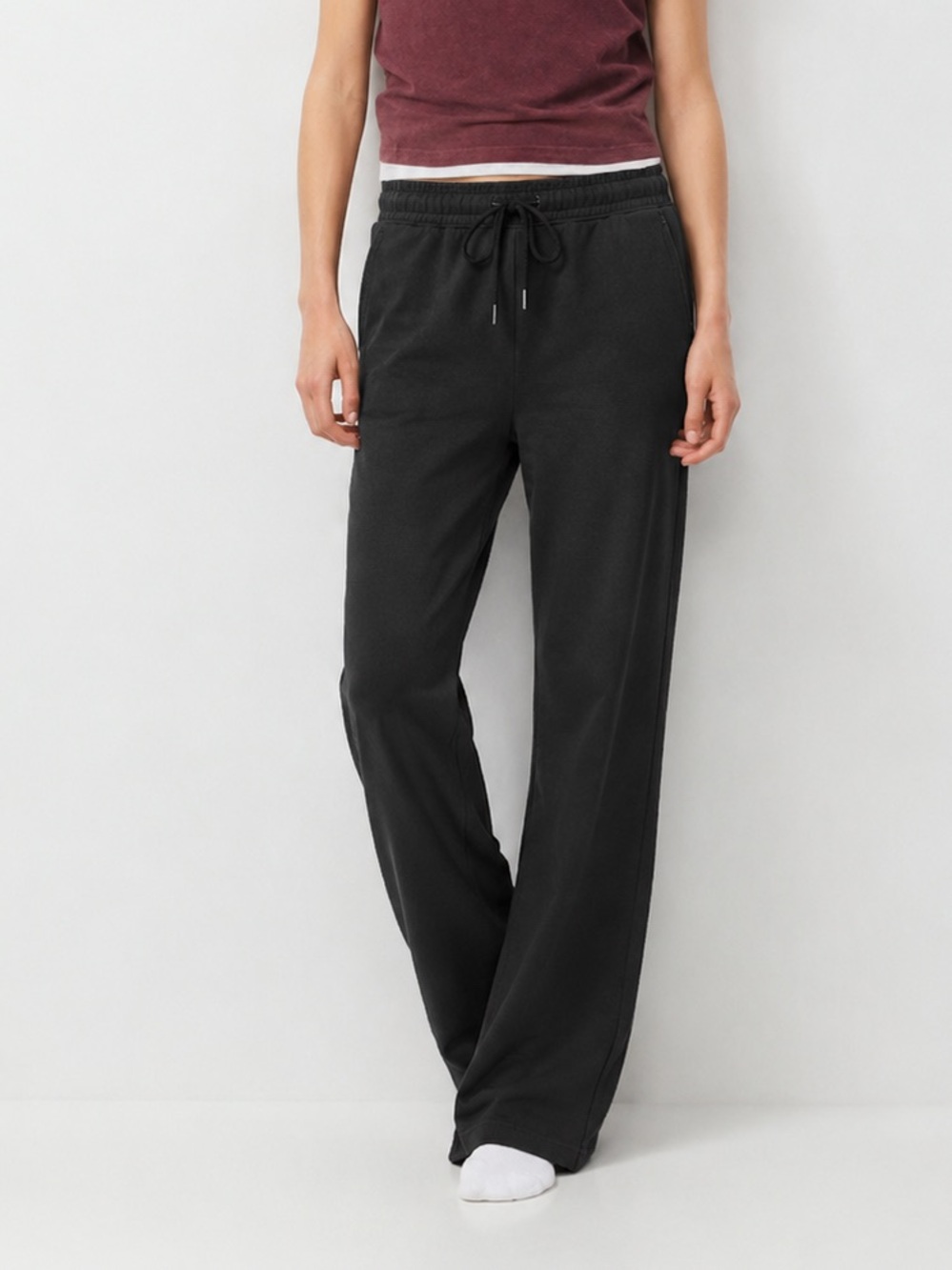 32 Degrees Heat Black Straight Leg Joggers Size M NWOT